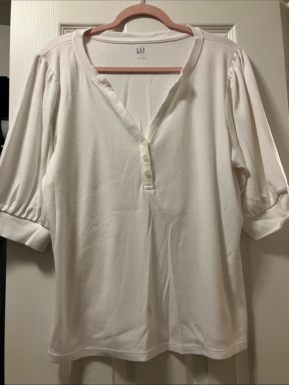 GAP Women's Cream Henley Puff-Sleeve Top with Button Placket